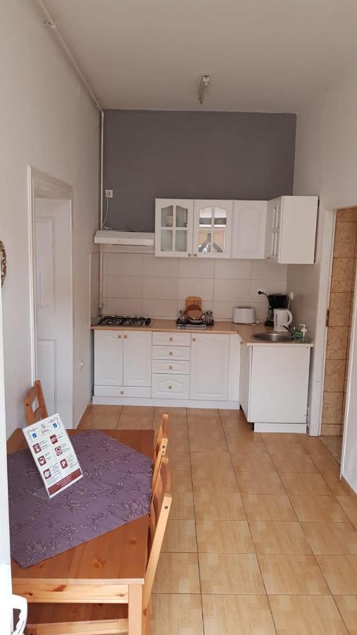 Fabini Apartments Medias Luaran gambar