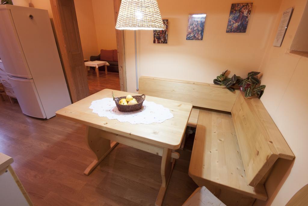 Fabini Apartments Medias Luaran gambar