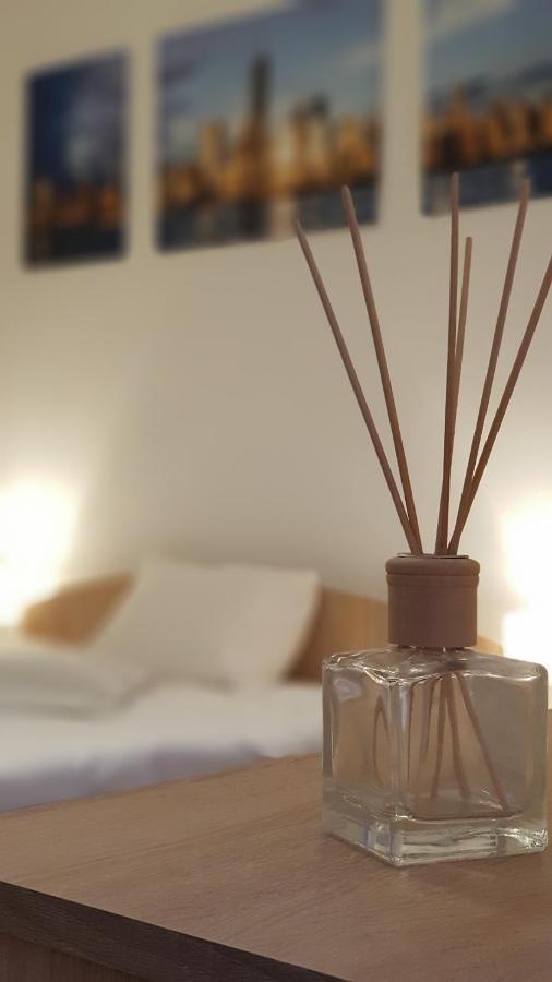 Fabini Apartments Medias Luaran gambar