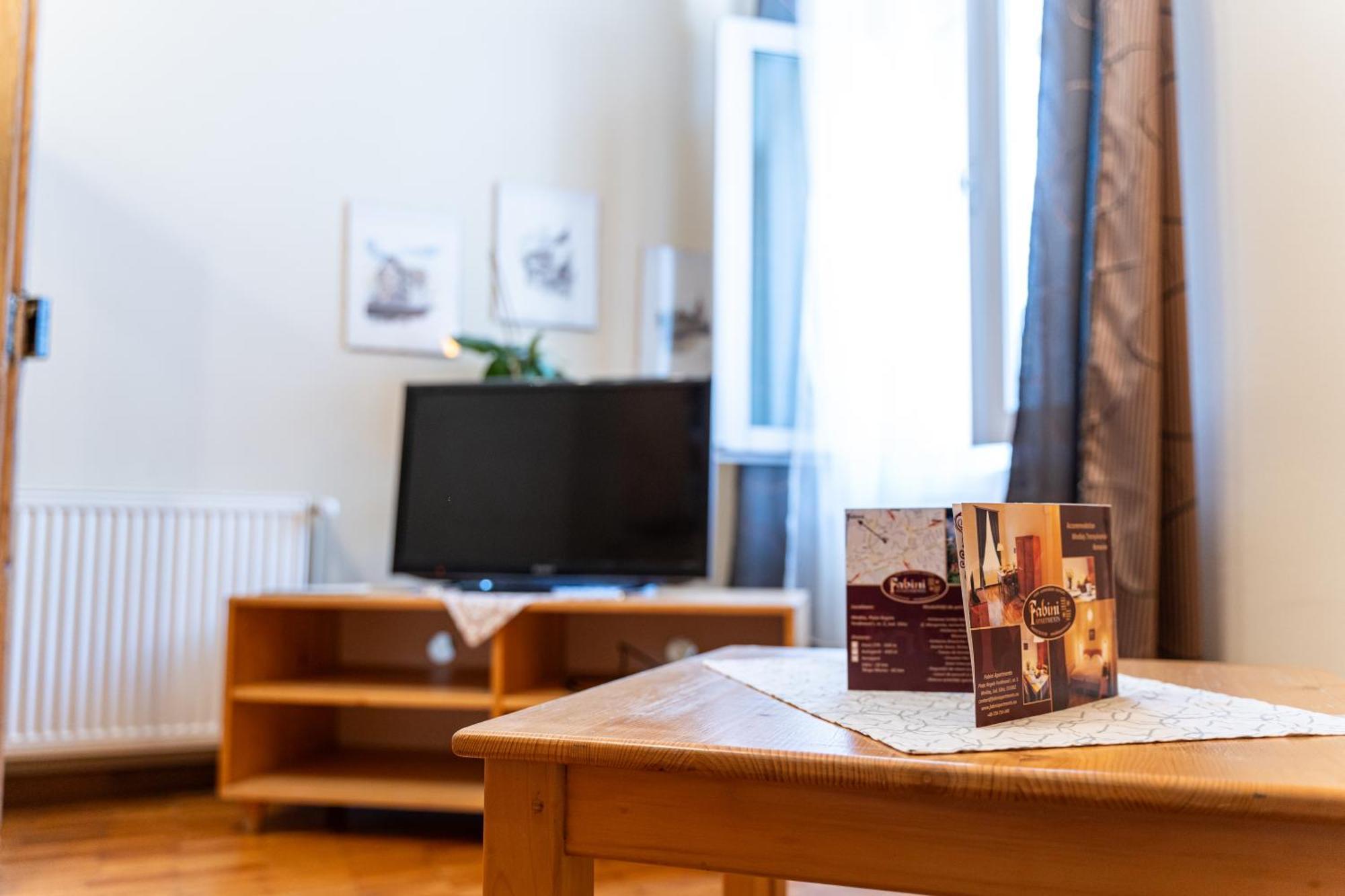 Fabini Apartments Medias Luaran gambar