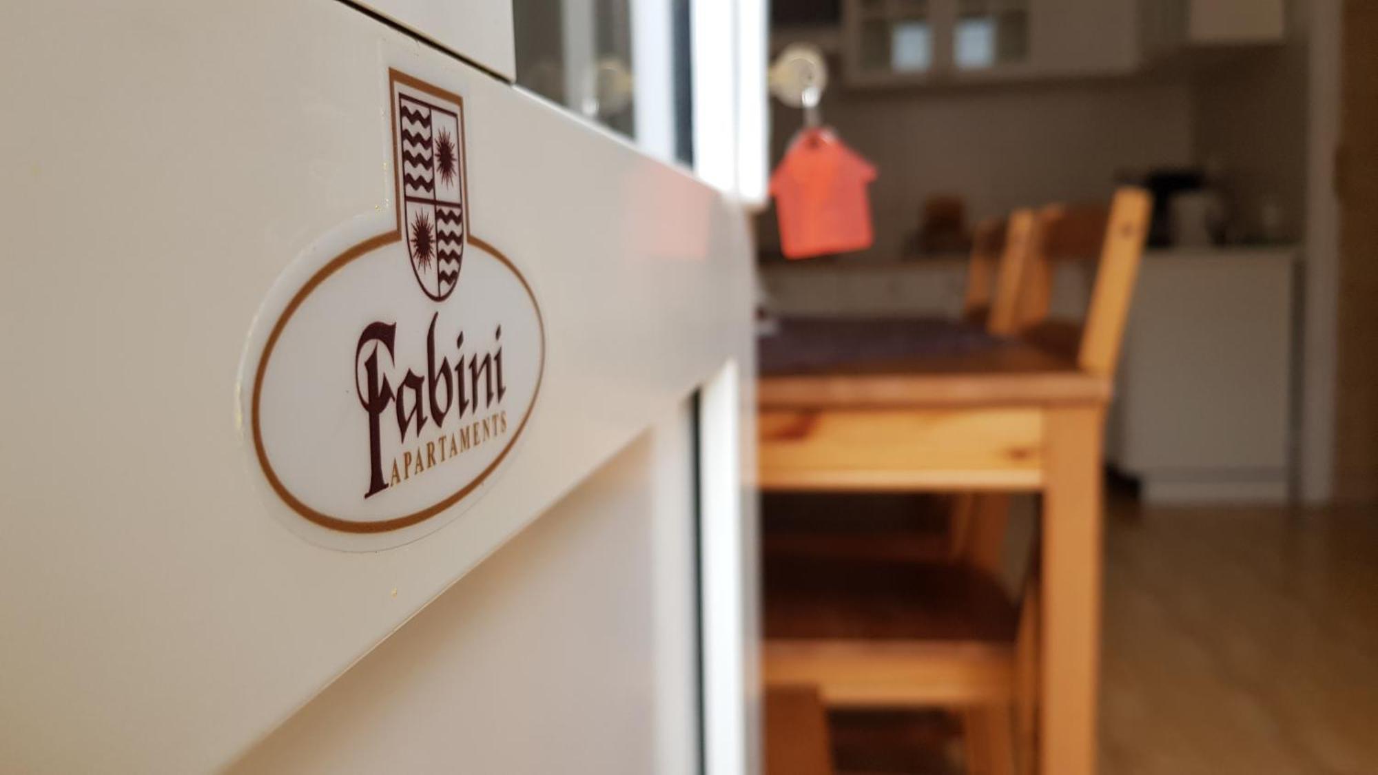Fabini Apartments Medias Luaran gambar
