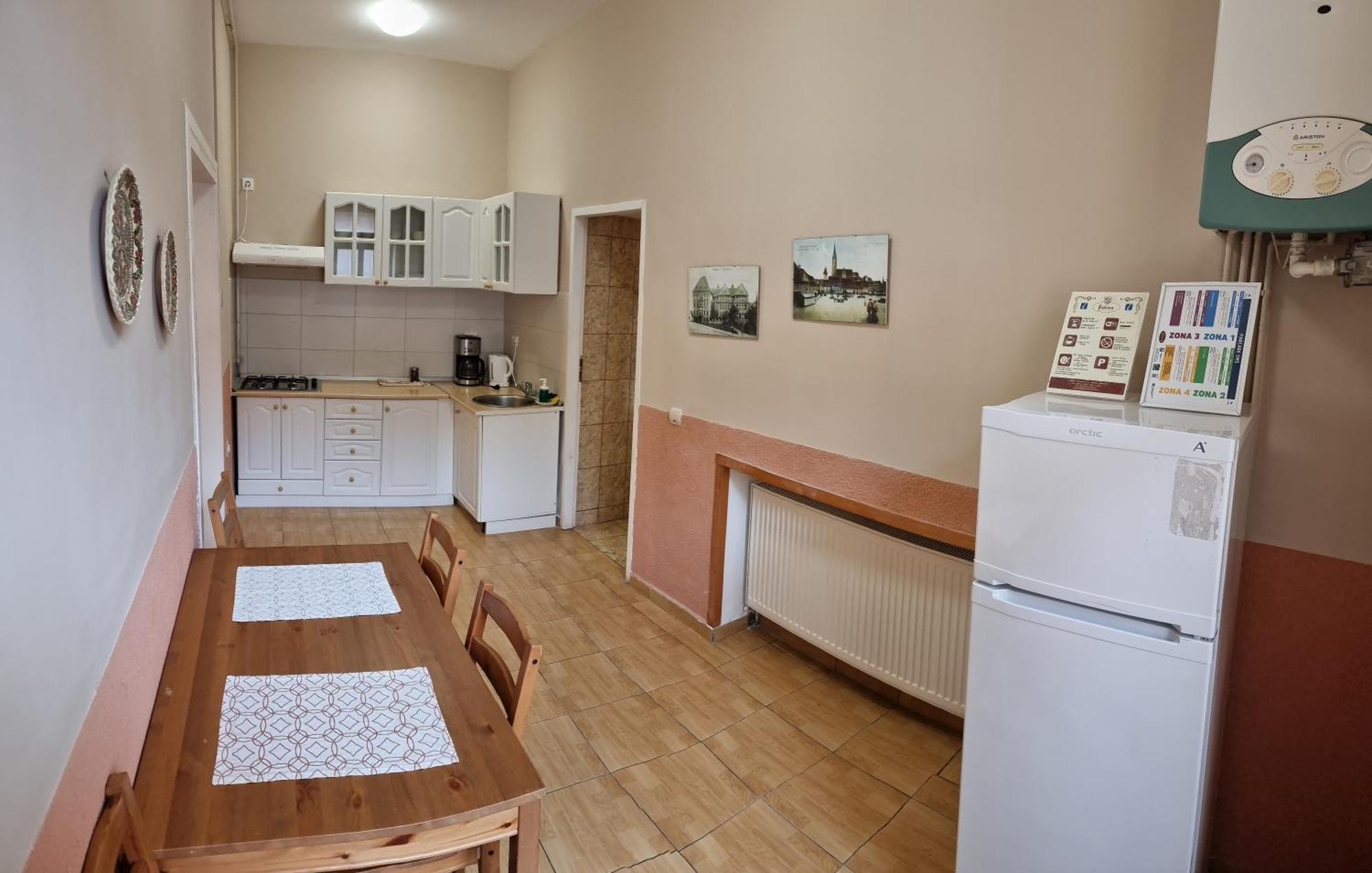 Fabini Apartments Medias Luaran gambar