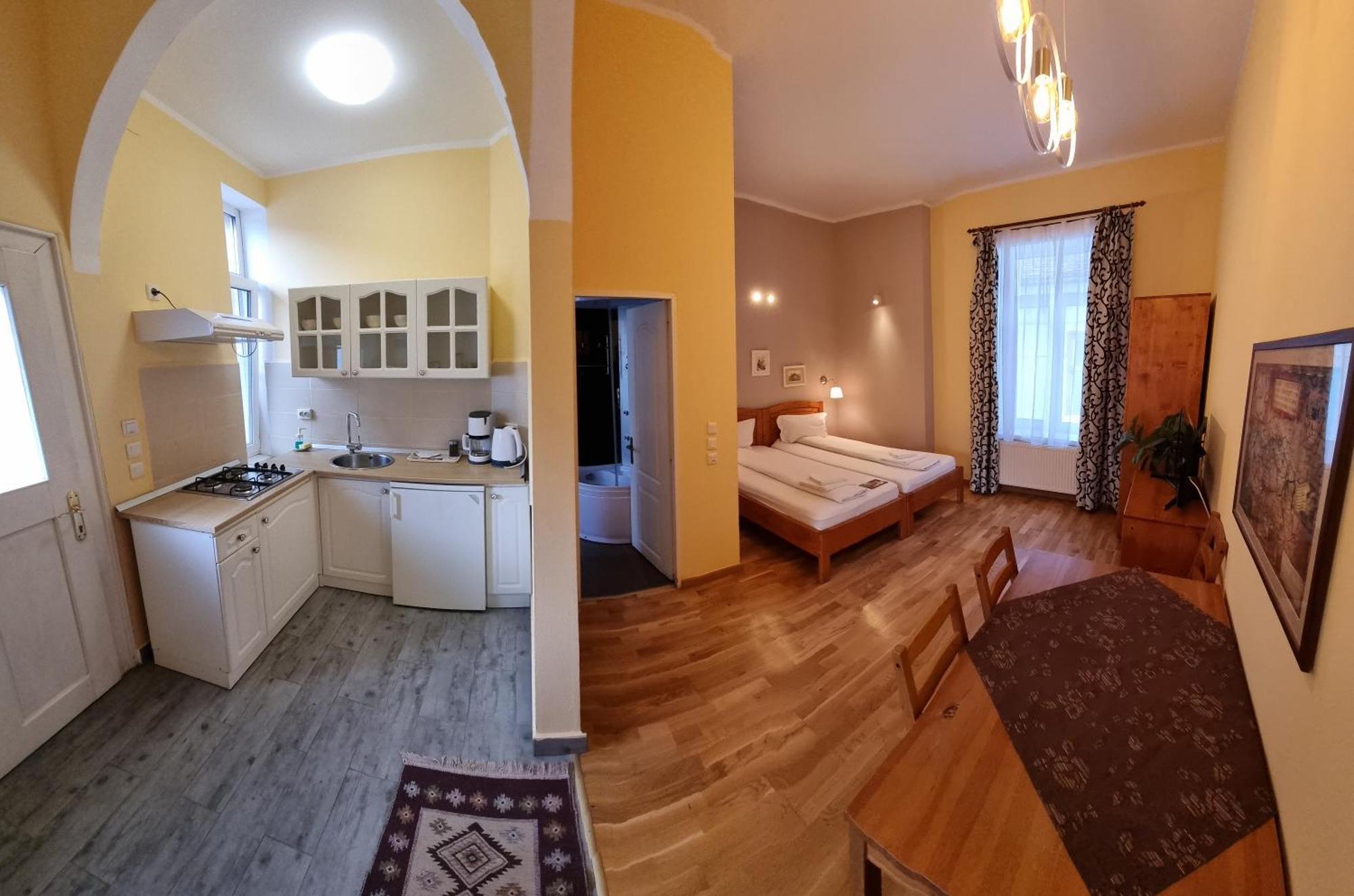 Fabini Apartments Medias Luaran gambar
