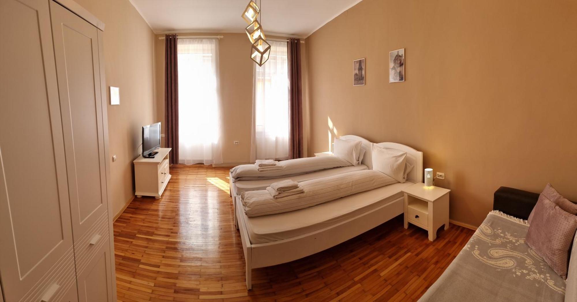 Fabini Apartments Medias Luaran gambar
