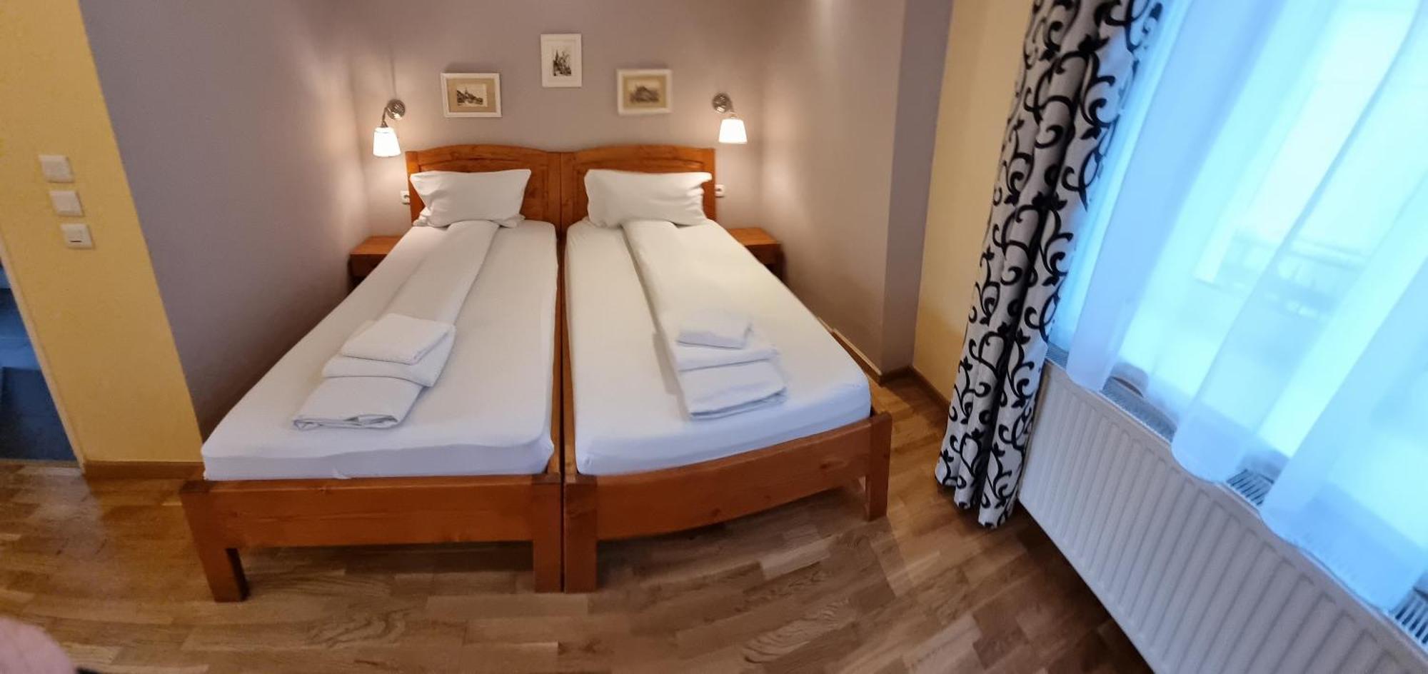 Fabini Apartments Medias Bilik gambar